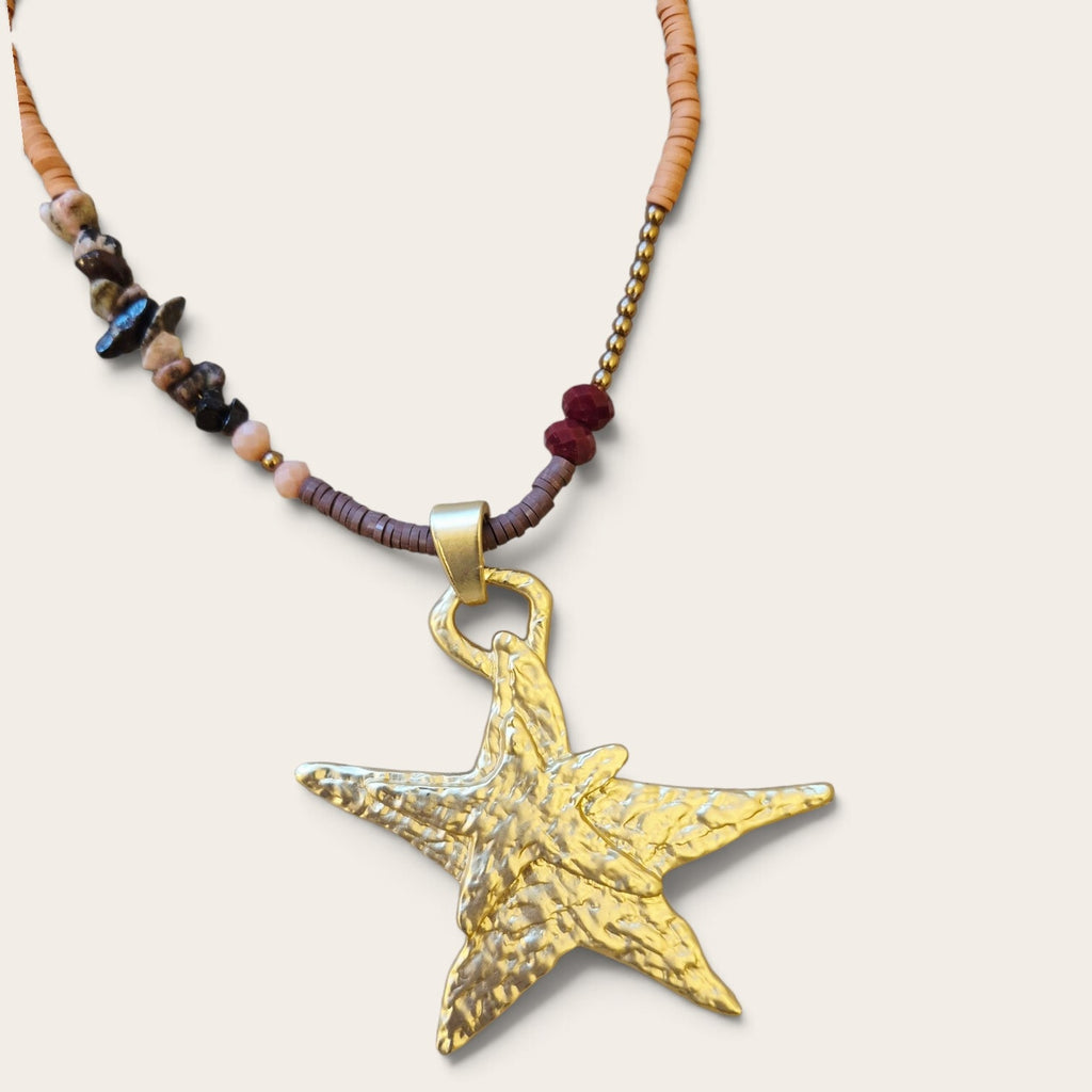 Collar Boho con Estrella Dorada y piedras